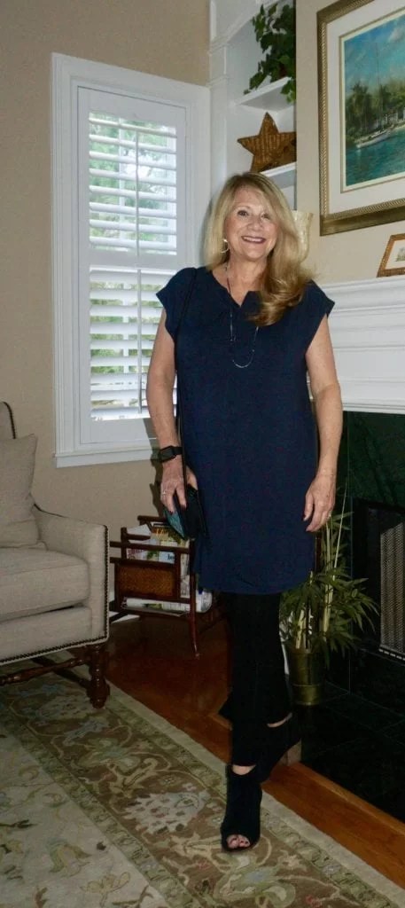 How To Wear A Tunic Dress With Leggings 