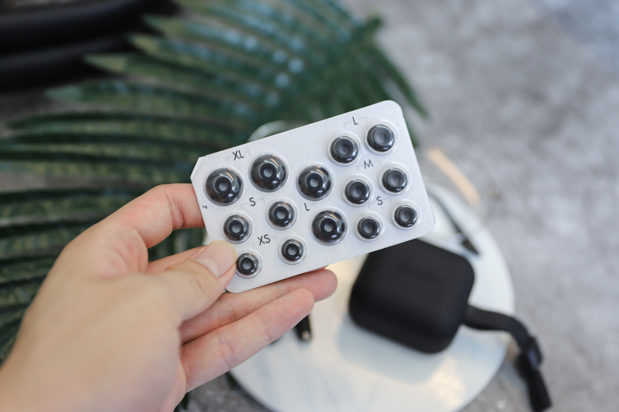 wireless earphones unisex, sudio ett accessories, sudio ett what's in the box