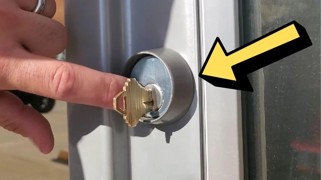 Your key is stuck in ignition? Key Stuck In A Lock Try This Quick Easy Solution