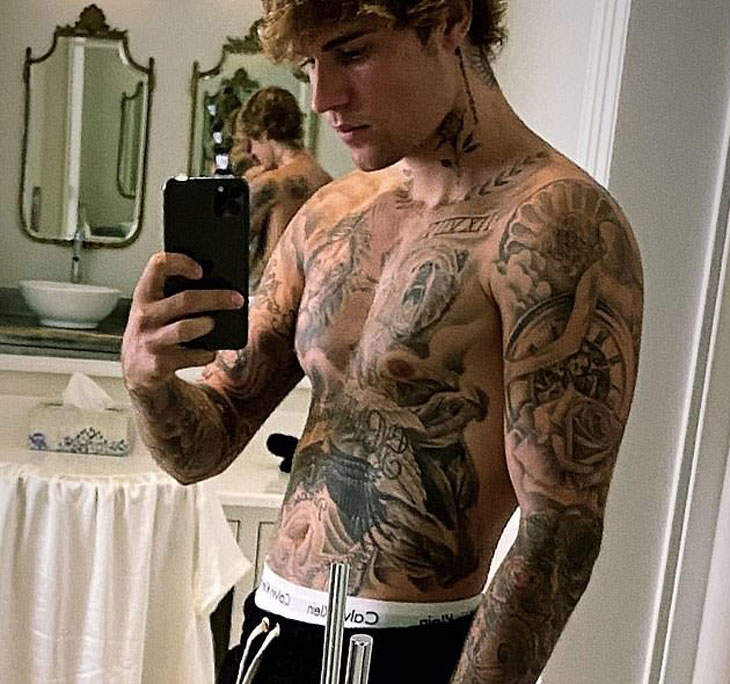 He has a successful career at a very young age. Dlisted Justin Bieber Doesn T Carry A Cellphone Anymore