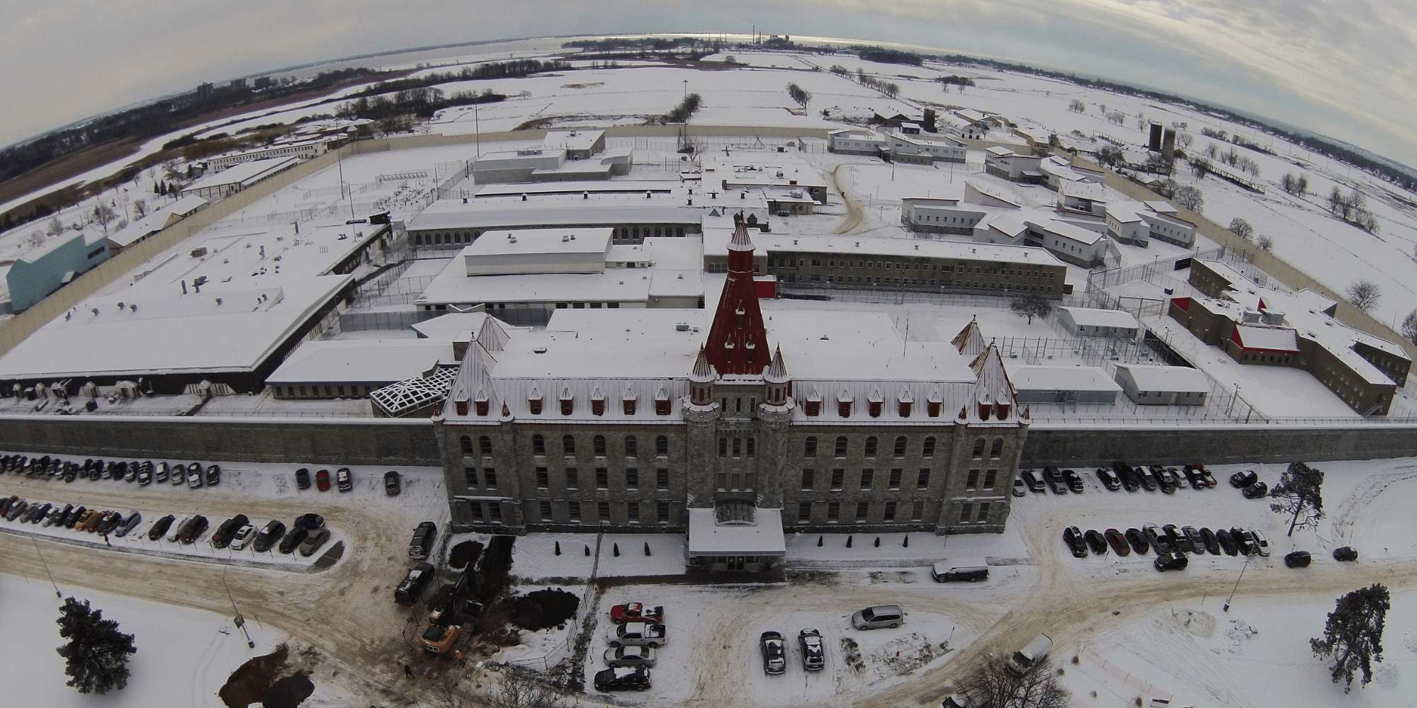 Drones routinely deliver contraband to Ontario prison DroneDJ