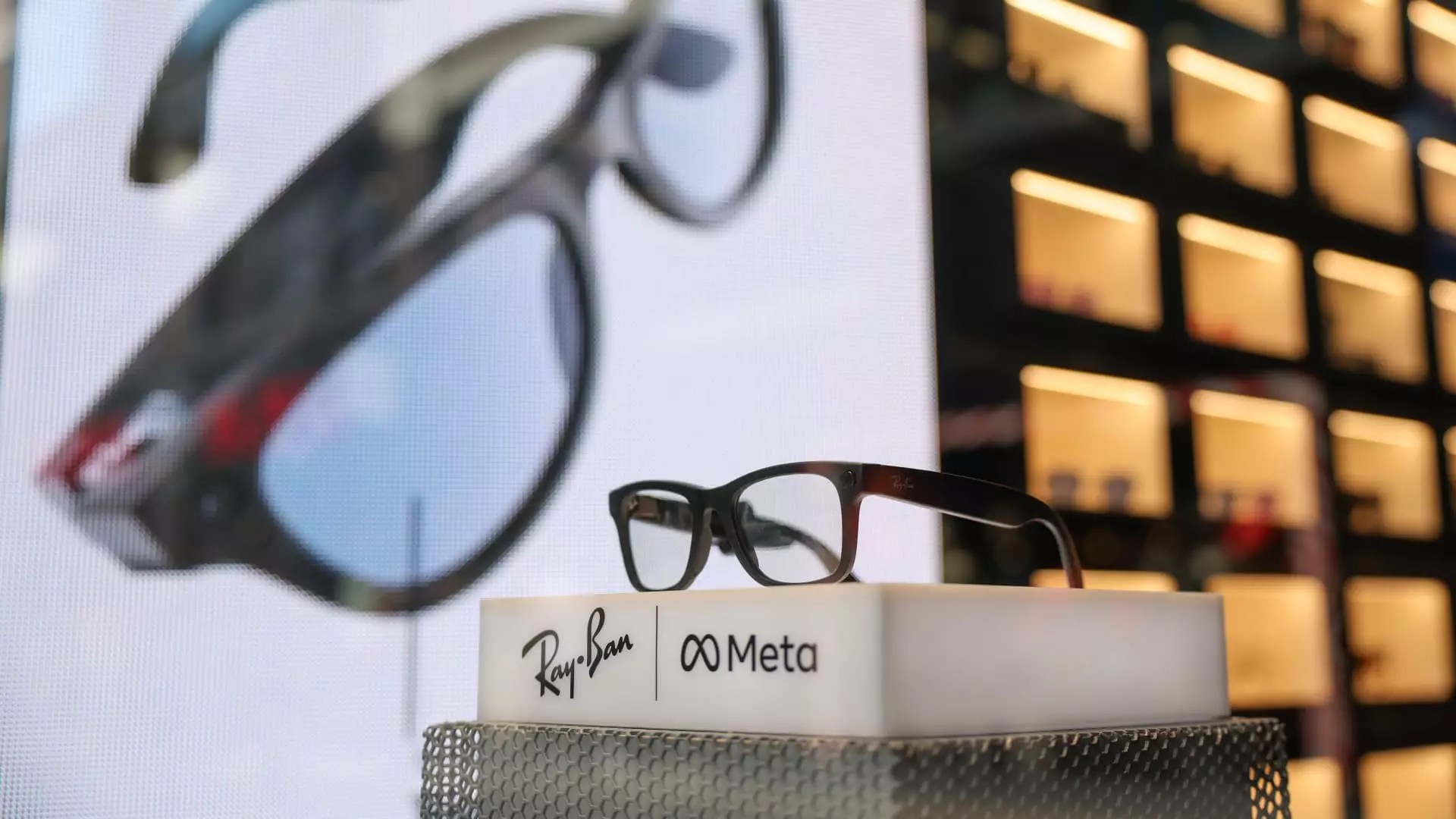 The Rise of Smart Glasses: A Glimpse into the Future of Wearable Technology