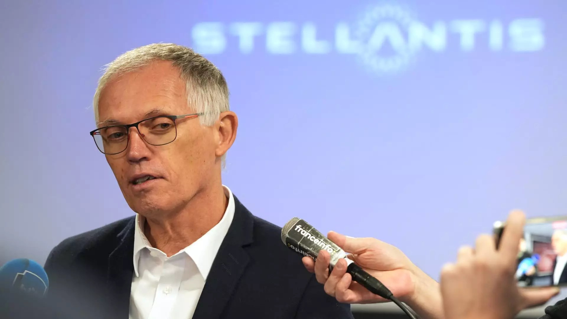Leadership Shakeup: The Unforeseen Departure of Stellantis CEO Carlos Tavares