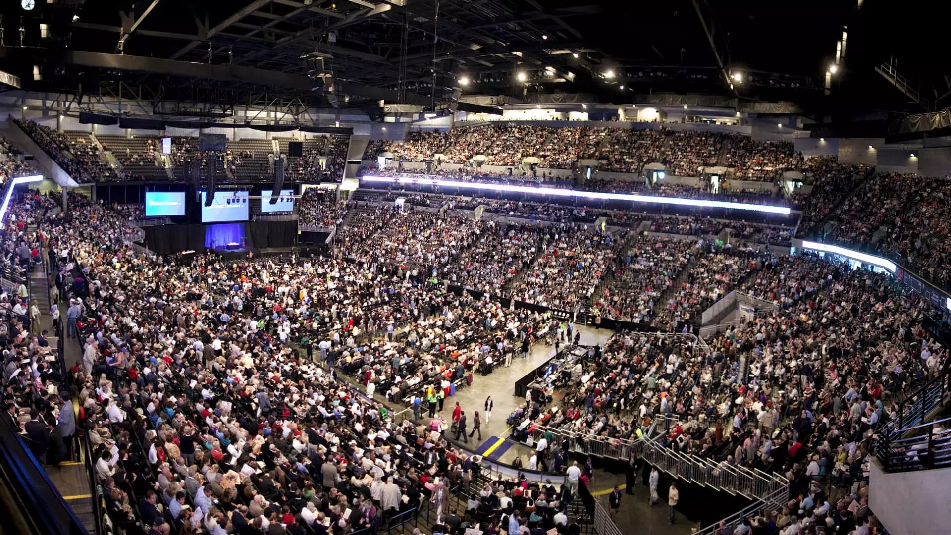 The 60-Year Evolution of Berkshire Hathaway: A Capitalist Pilgrimage for 40,000 Enthusiasts