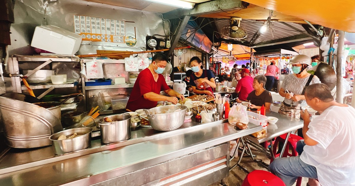 嘉義古早味美食小吃｜嘉義永和市場麵羹小吃攤，還有道地好吃的黑白切都是銅板價！