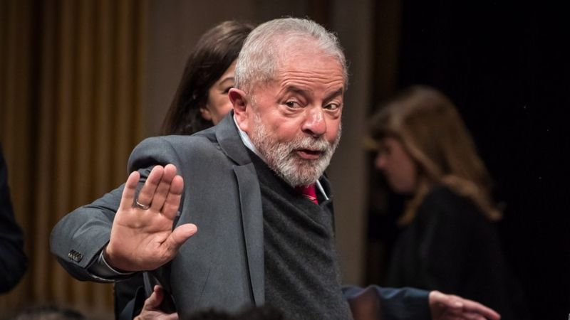 Lula da Silva quiere postularse a presidente porque Brasil está "en quiebra"