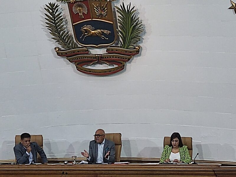 Rodríguez ordena identificar a diputados que votaron por continuidad de AN de 2015 y amenaza a partidos con confiscar propiedades