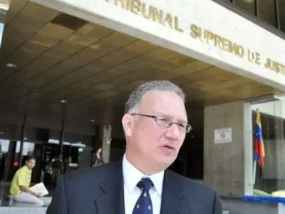 Perkins Rocha cumple un año preso e incomunicado, denuncia su esposa