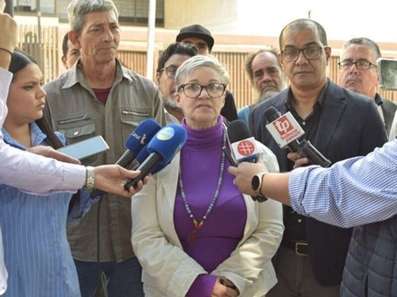 Abogada María Alejandra Díaz denuncia que el Gobierno le niega salvoconducto para salir del país