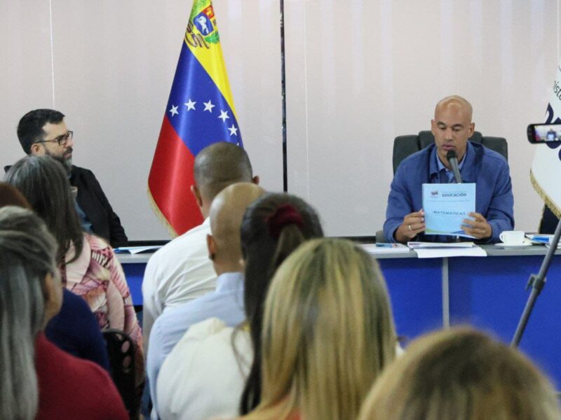 Ministro de Educación asegura que reinsertarán a más de 110 mil alumnos desescolarizados