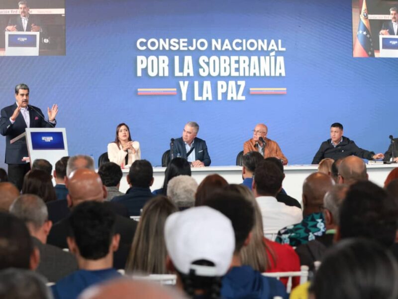 Maduro insta a construir un «movimiento nacional» para rechazar la guerra