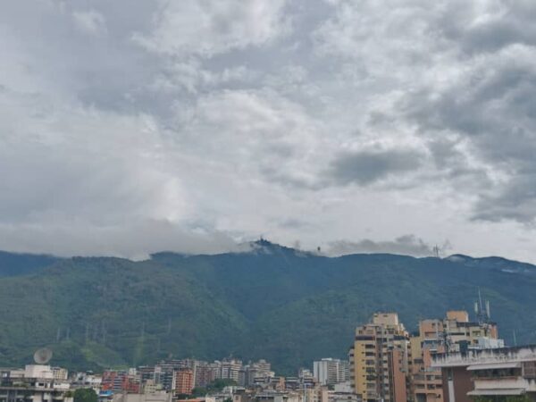 Fuertes lluvias azotan Caracas y gran parte de Venezuela este miércoles