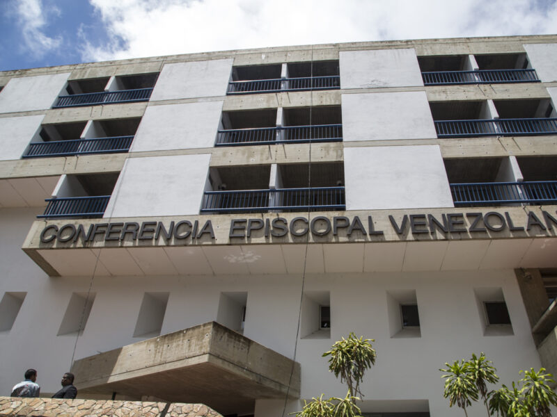 CEV insta a liberar presos políticos como «medida de gracia» por canonizaciones de José Gregorio Hernández y la Madre Carmen