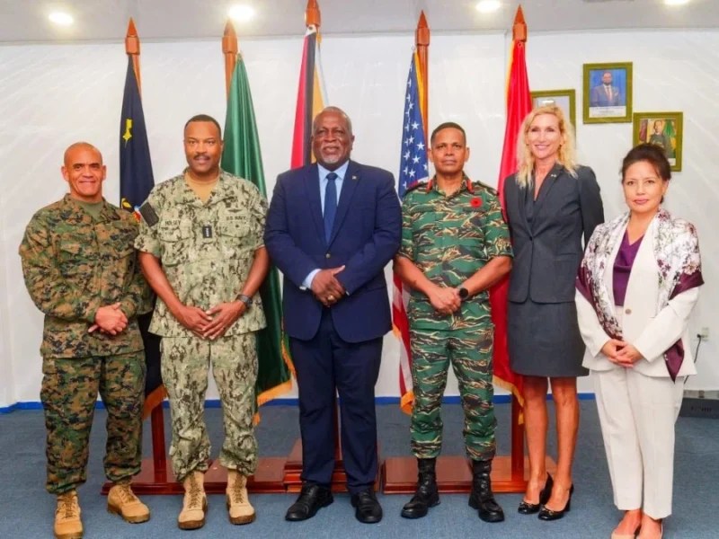 El jefe del Comando Sur de EEUU se encuentra de visita en Guyana