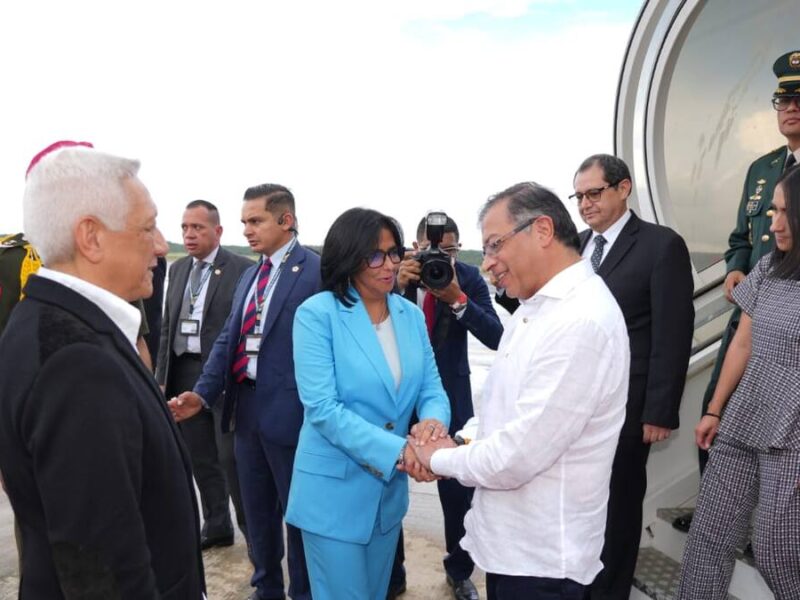 Reunión entre Delcy Rodríguez y Gustavo Petro fue cancelada a última hora por «seguridad»