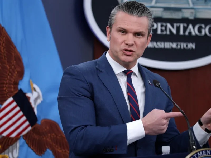 El nuevo líder supremo de Irán, Mojtaba Khamenei, herido y «probablemente desfigurado», según el secretario de Guerra de EEUU