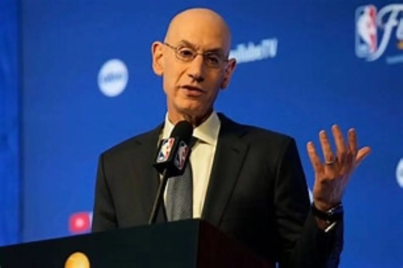 Una nueva confederación europea de baloncesto podría lanzarse en 2027 o 2028, dice el comisionado de la NBA