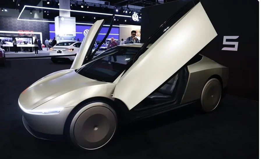 Tesla iniciará su servicio de robotaxis con un empleado de copiloto en vehículos autónomos