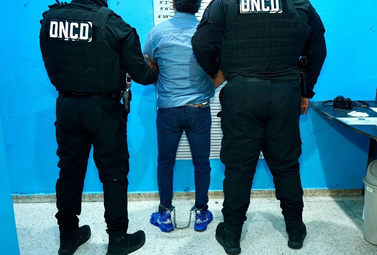 Extraditan a EE.UU a dos dominicanos; uno está implicado en la red de “estafas de abuelos”