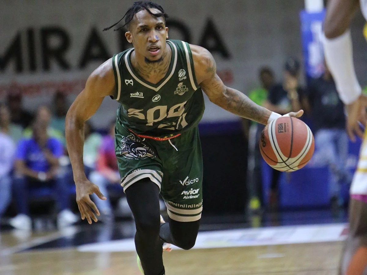 Dominicano Jassel Pérez firma con Covirán Explosivo de España