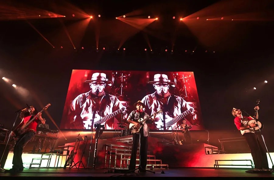 Morat cierra su tournée 2025 con histórico première en el Coliseo de Puerto Rico