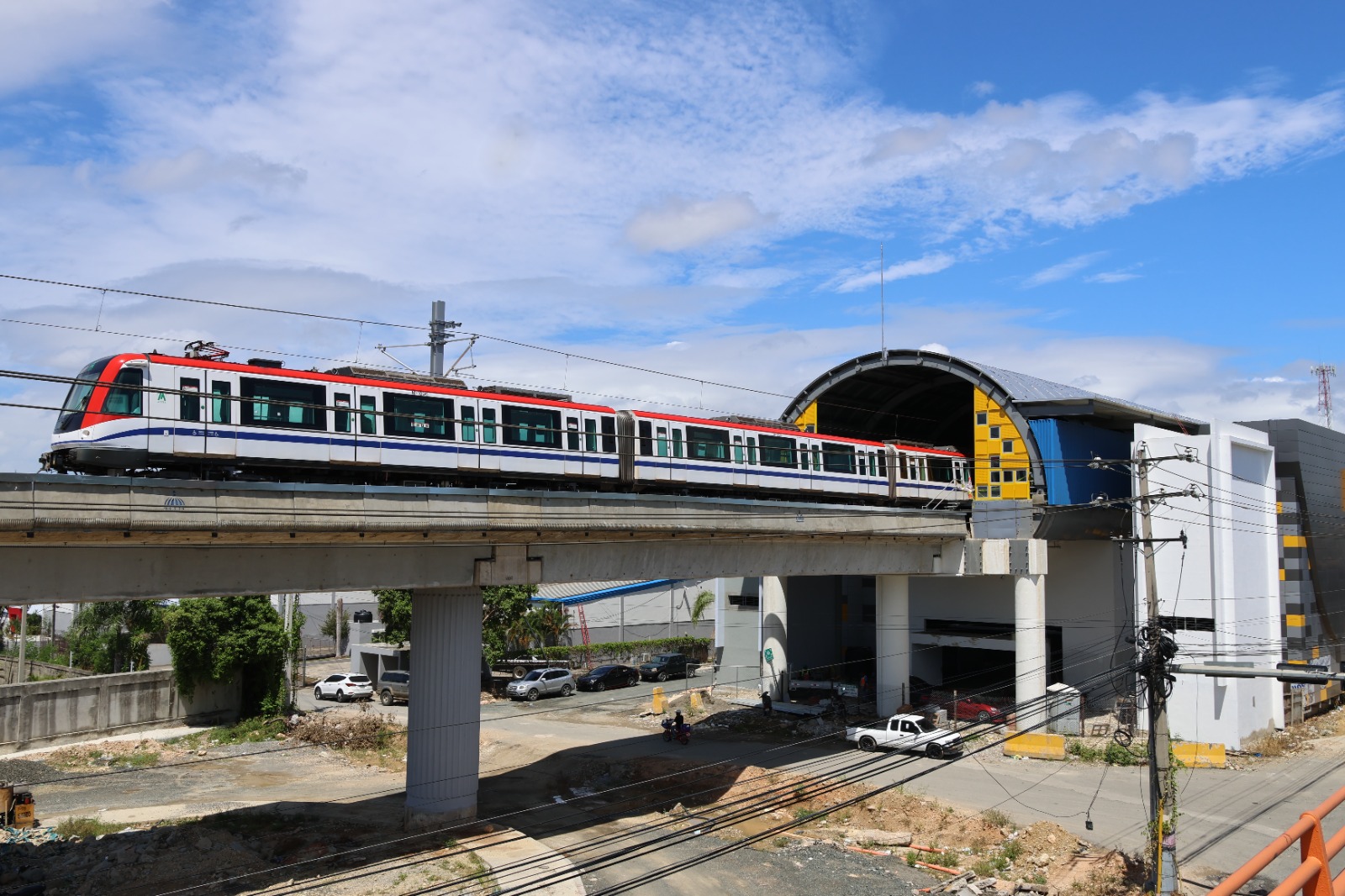 AFD fortalece cooperación para movilidad sostenible en Santo Domingo
