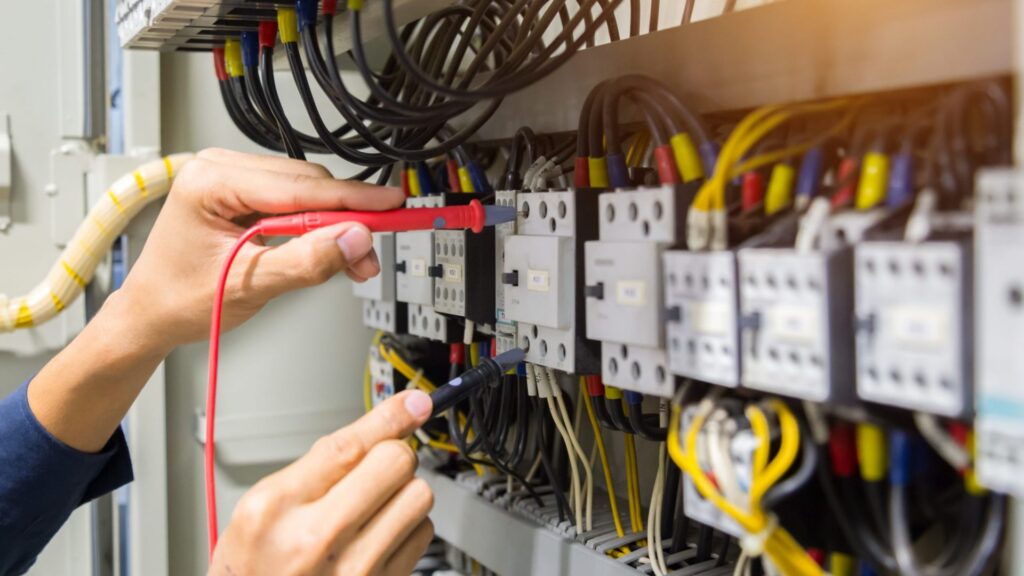 Impianti Elettrici Trieste Civili E Industriali | Artec Elettricista A Trieste 576_x_1024_jpg