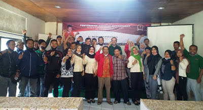 4) hasil dari pelatihan ini berupa proposal kegiatan yang siap untuk diajukan kepada pemerintah desa, dan diharapkan. H.Memo Hermawan Melaksanakan Kegiatan Bersama Masyarakat ...