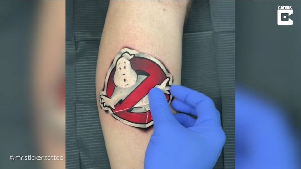 Conoce A Luke Cormier, Mr. Sticker Tattoo | El Sumario Conoce A Luke Cormier, Mr. Sticker Tattoo 540_x_962_jpg