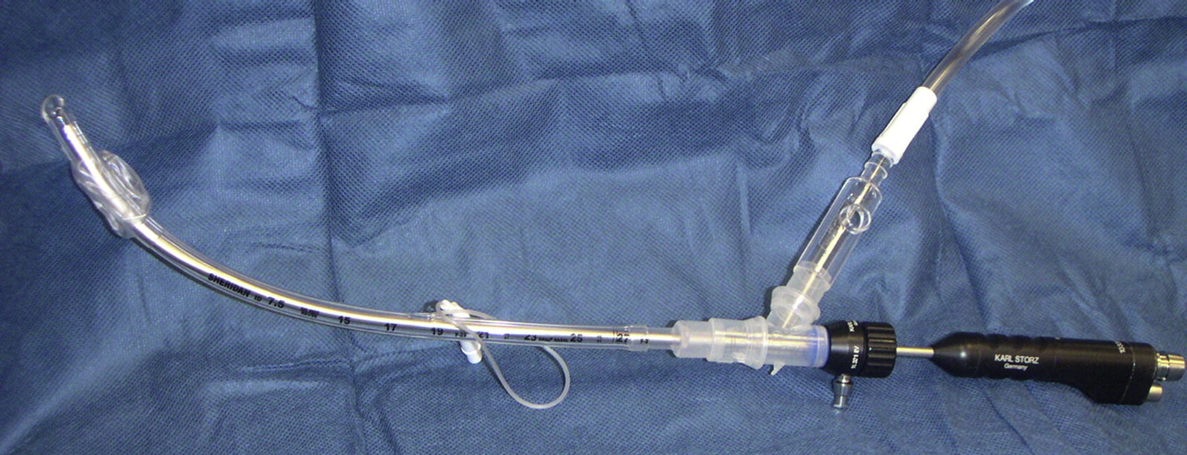 A novel setup to allow suctioning during direct endotracheal and