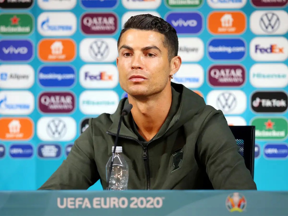 Traditionally, marketers were always told to focus all their messaging on a specific, target audience. Drink Water Cristiano Ronaldo Removes Coca Cola Bottles At Euro Press Conference Marketing Advertising News Et Brandequity