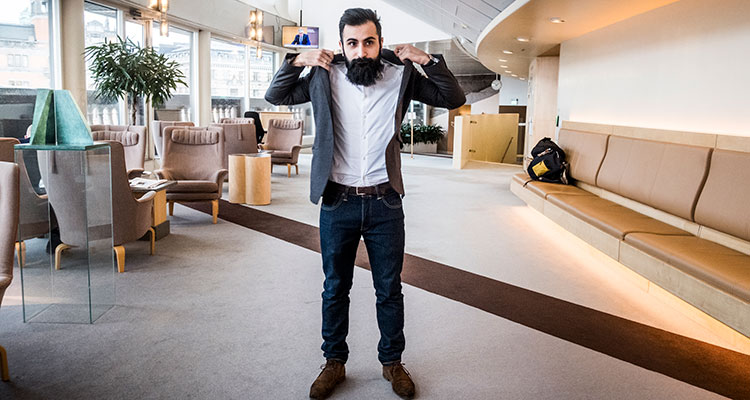 Under fredagen kom beskedet att hanif bali (m) tagit en paus från politiken. Hanif Bali Fru / S Politiker Doms Till Livstid Skot Sin