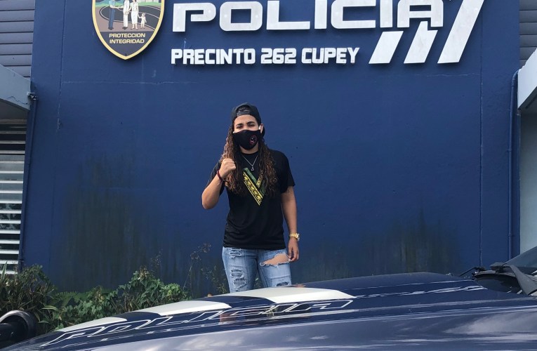 VIVIAN “EL PROBLEMA” VELÁZQUEZ HONRA LABOR POLICIAL EN PUERTO RICO