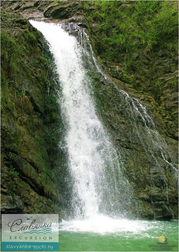 Экскурсия по живописному западному кавказу в маленький посёлок архыз с посещением шоанинского храма и древнего аланского городища. Zmejkovskie Vodopady Chajnaya Plantaciya Magazin Macesta Chaj Ekskursii V Sochi I Adlere