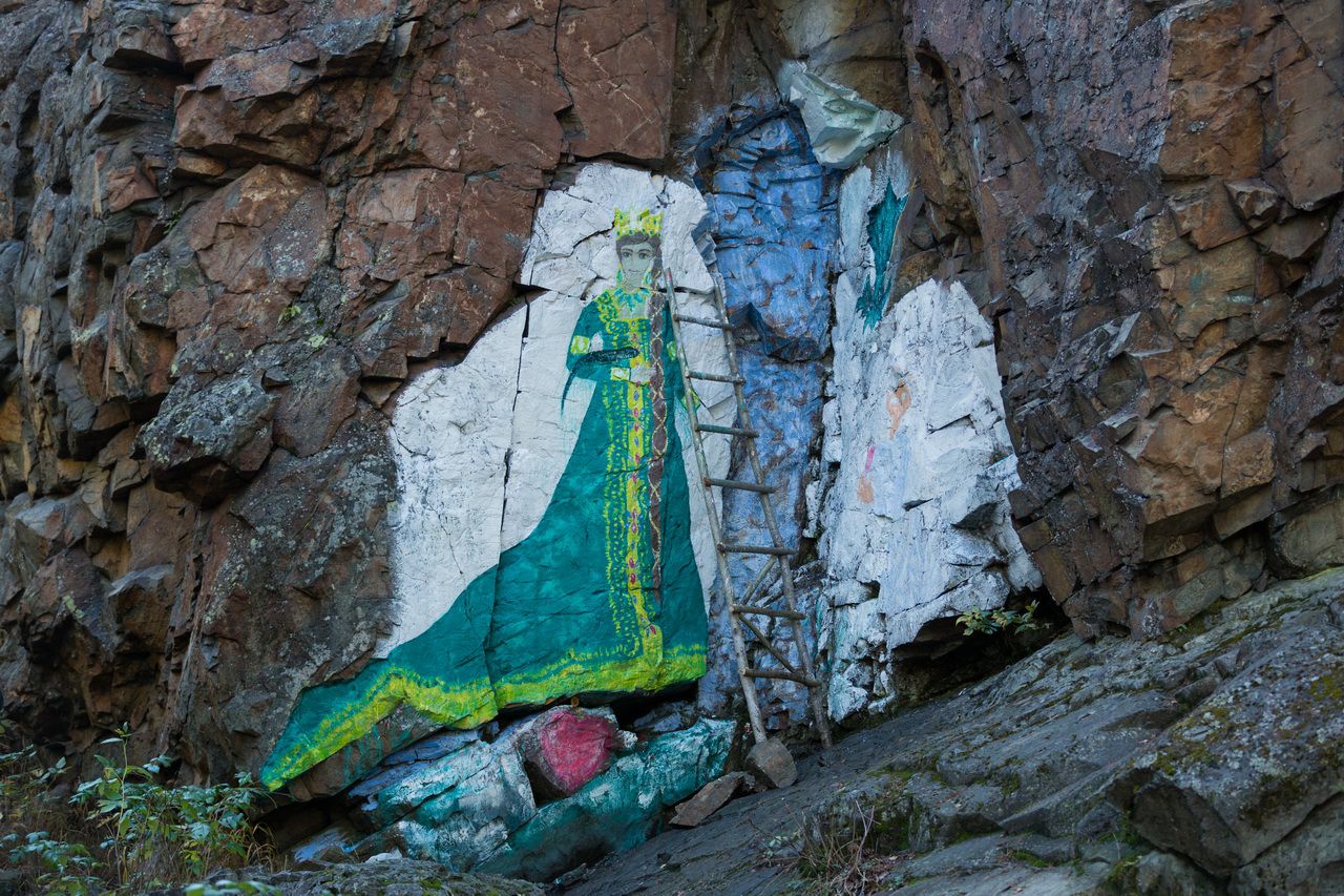 В стоимость экскурсии входит посещение музеев бажова в екатеринбурге и в сысерти. Ekskursiya Iz Ekaterinburga Po Bazhovskim Mestam Polevskoj Azov Gora