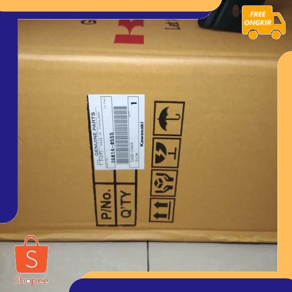 Satu narn di kelas lokal, yg satu kelas motogp. STOK TERBATAS Tutup Rantai Ninja 250 Fi Original Kawasaki