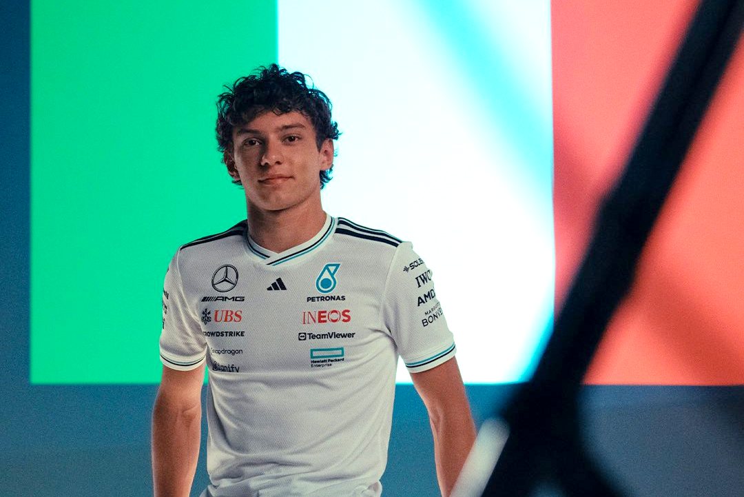 Antonelli feeling the love from Tifosi despite Ferrari pull Antonelli feeling the love from Tifosi despite Ferrari pull