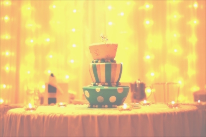 Pudding Bowl Wedding Cake Table