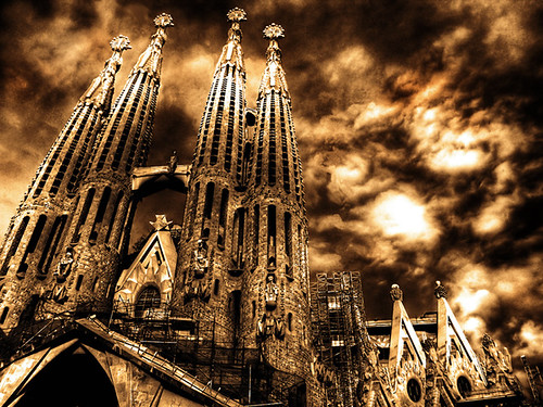 Arsitektur Antonio Gaudi. Belajar dari maestro arsitektur 