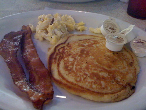 Breakfast Brackets Game 1 Three Little Pigs vs. Arcade « I Love Memphis