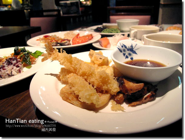 【台北】六福客棧福園自助buffet-壽星當日免費(同場加映：中秋望月酥禮盒)