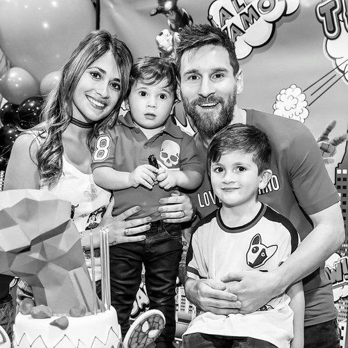 حرص النجم الأرجنتيني ليونيل ميسي لاعب باريس سان جيرمان الفرنسى على الاحتفال بعيد ميلاد زوجته أنتونيلا روكوزو، صاحبة الـ 34 عاما، حيث إنها من . ÙÙÙÙÙÙ Ù
ÙØ³Ù Ø³ÙØ±Ù Ù
ÙØ³Ù رÙÙÙØ²Ù : ÃâÃÅ ÃËÃâ ÃÅ Ãâ Ãâ¦ÃŠóÊÊñòÃâ èõèÃÅ