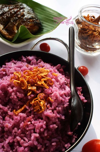 Nasi Uduk Ungu  Dapur Hangus