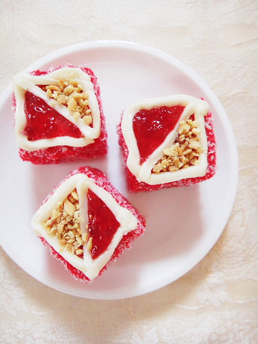 Gato Carre Rouge Inspired To Bake