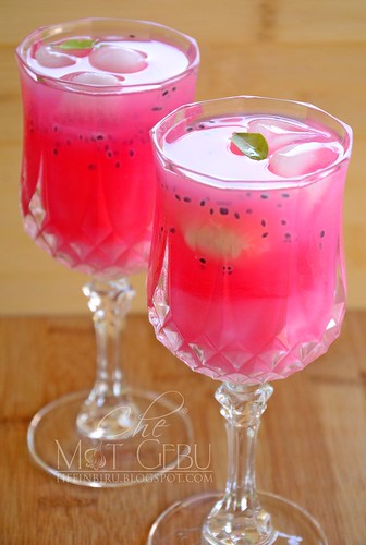 Wall's ice cream cornetto junior strawberry & vanilla 82ml merupakan es krim dengan perpaduan rasa straberry dan vanilla yang nikmat dan lembut serta . SIRAP BANDUNG LAICI SELASIH.. - Dapur Tanpa Sempadan