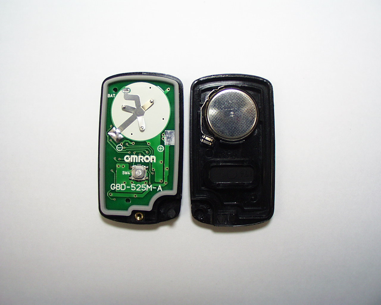 G8D-525M-A Automotive Security Transmitter jpeg Internal View OMRON  Automotive Electronics .