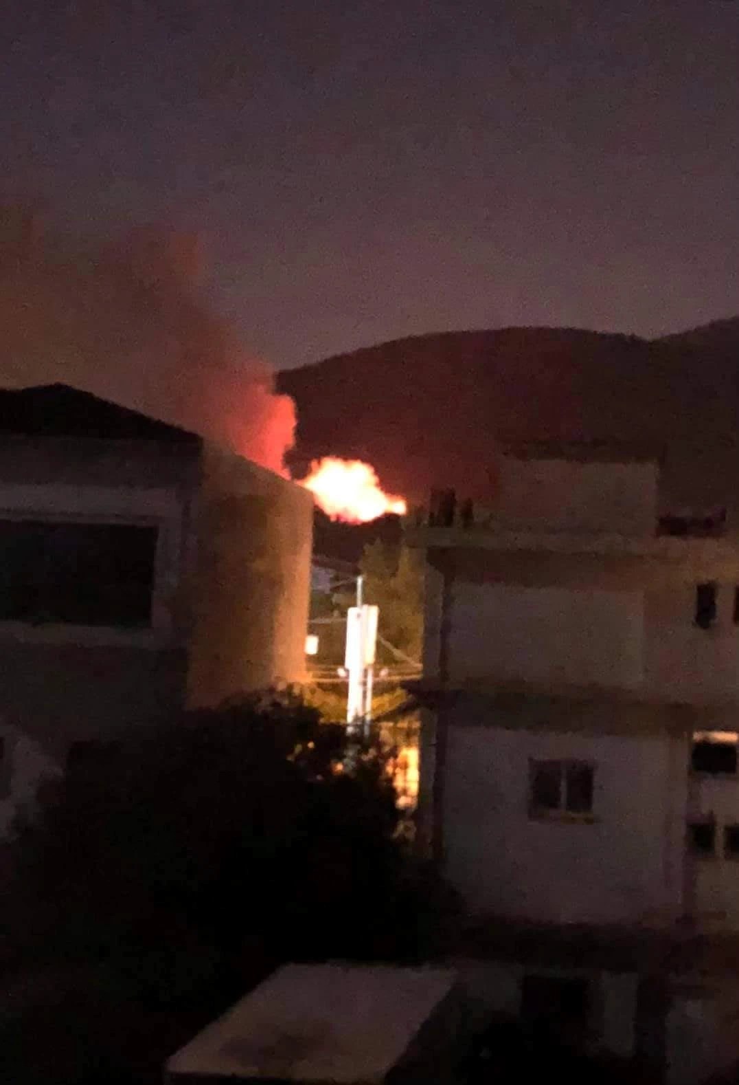 Φωτιά ξέσπασε το βράδυ της δευτέρας (20/9) σε δασική έκταση στην περιοχή ανατολή στη νέα μάκρη αττικής. Dxgyo91g0sazmm