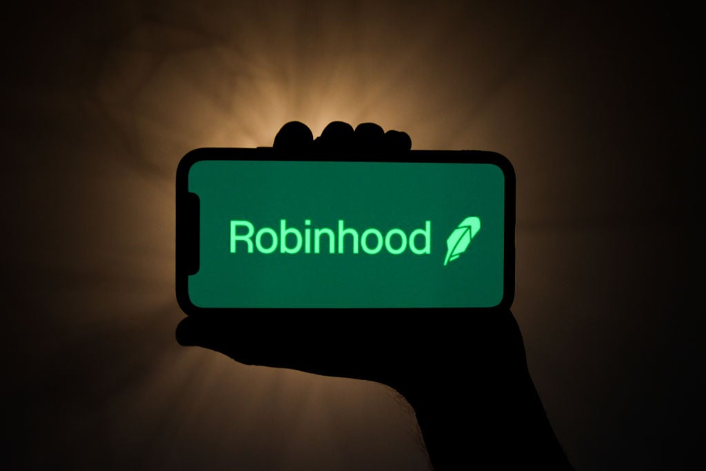 Getty images social media and crypto talk go hand in hand for millennials. Robinhood Adds 24 7 Support Lines As Regulators Probe Poor Communications With Customers Financefeeds