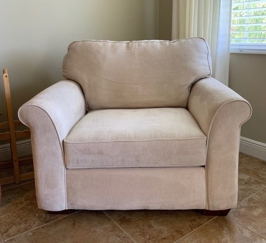 Dummies helps everyone be more knowledgeable and confident in applying what they know. Haverty's Chair & Half - Fine Resale of Florida