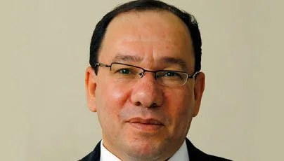 وائل قنديل يكتب : كيف تحاصر وسيطاً تفاوضيّاً؟ وائل قنديل يكتب : كيف تحاصر وسيطاً تفاوضيّاً؟